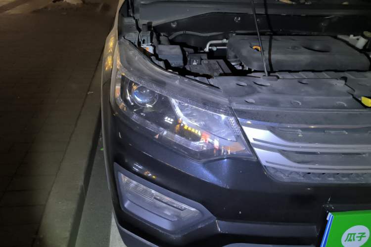 Used CHANGAN OSHAN CX70 2016 1.6L Manual Luxury Model Right Front Headlight