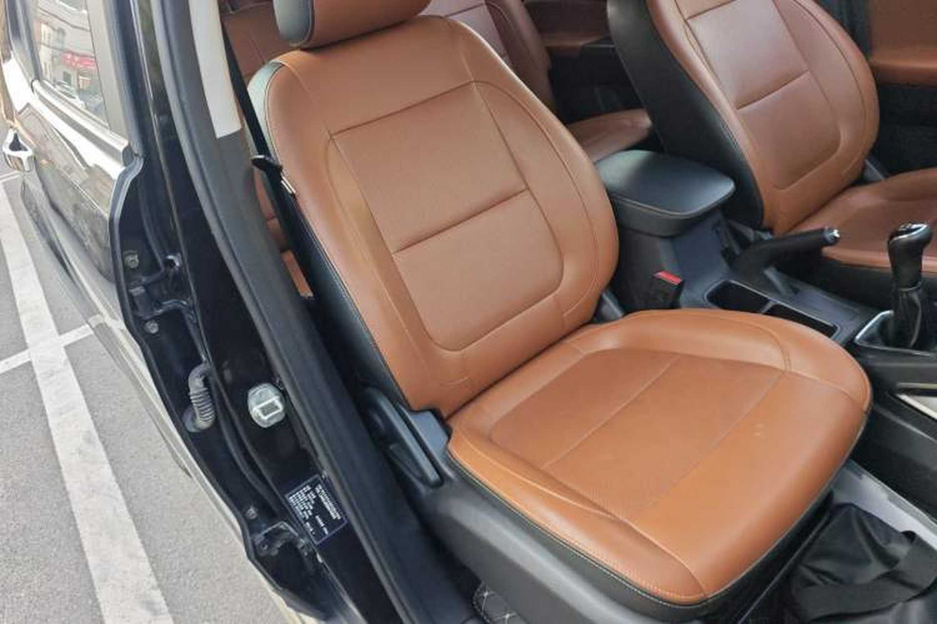 Used CHANGAN OSHAN CX70 2016 1.6L Manual Luxury Model Right Front Seat