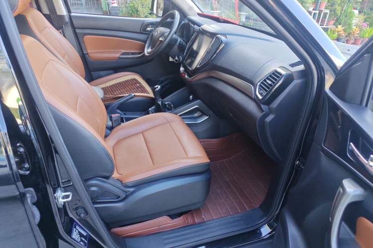 Used CHANGAN OSHAN CX70 2016 1.6L Manual Luxury Model Right Front Seat