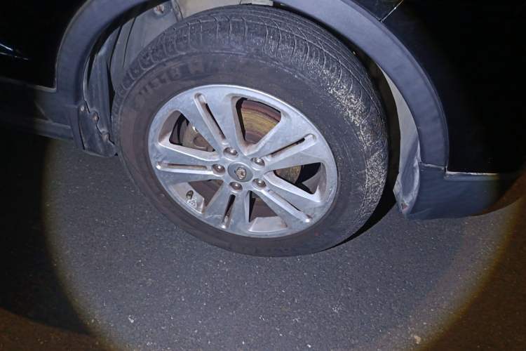 Used CHANGAN OSHAN CX70 2016 1.6L Manual Luxury Model Right Front Wheel Hub