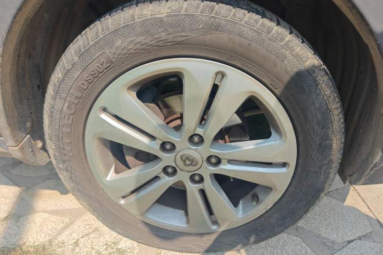 Used CHANGAN OSHAN CX70 2016 1.6L Manual Luxury Model Right Front Wheel Hub
