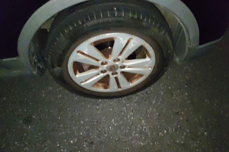 Used CHANGAN OSHAN CX70 2016 1.6L Manual Smart Connect Version Right Front Wheel Hub