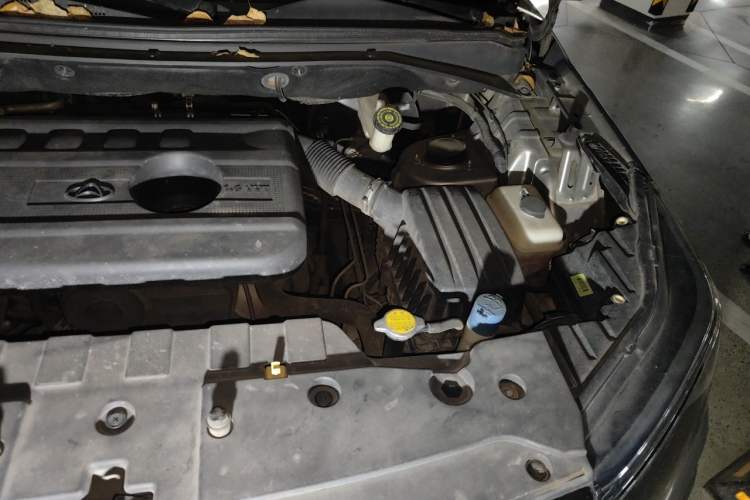Used CHANGAN OSHAN CX70 2016 1.6L Manual Luxury Model Engine Bay Left