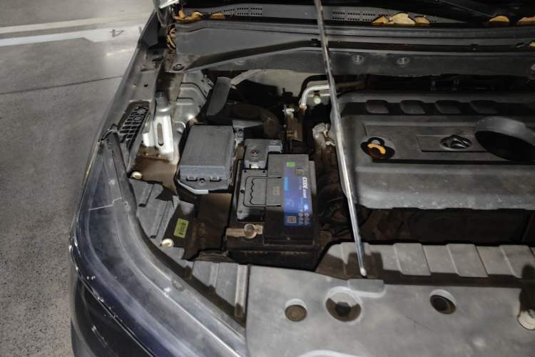 Used CHANGAN OSHAN CX70 2016 1.6L Manual Luxury Model Engine Bay Right