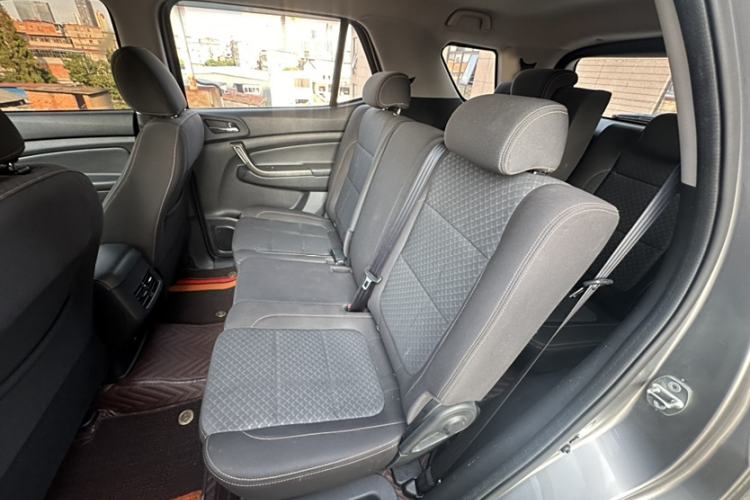 Used CHANGAN OSHAN CX70 2016 1.6L Manual Sport Model Interior 12