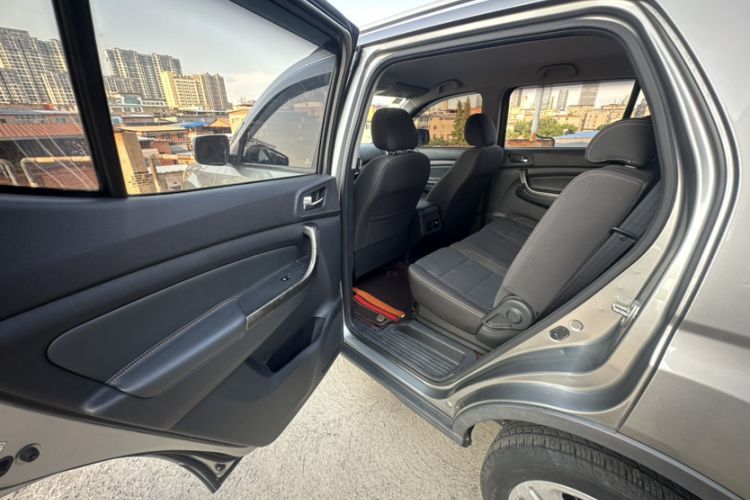 Used CHANGAN OSHAN CX70 2016 1.6L Manual Sport Model Interior 4