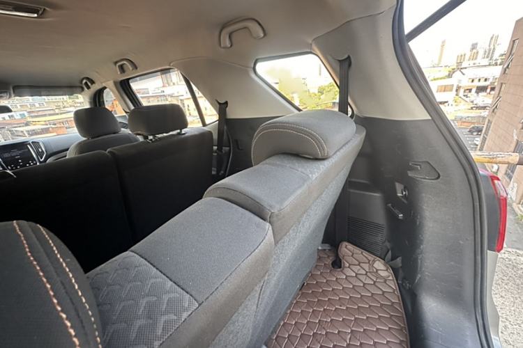 Used CHANGAN OSHAN CX70 2016 1.6L Manual Sport Model Interior 6