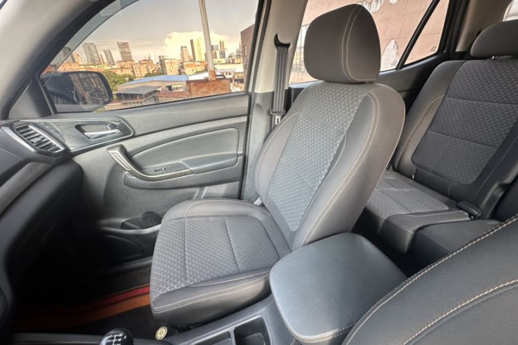 Used CHANGAN OSHAN CX70 2016 1.6L Manual Sport Model Interior 8