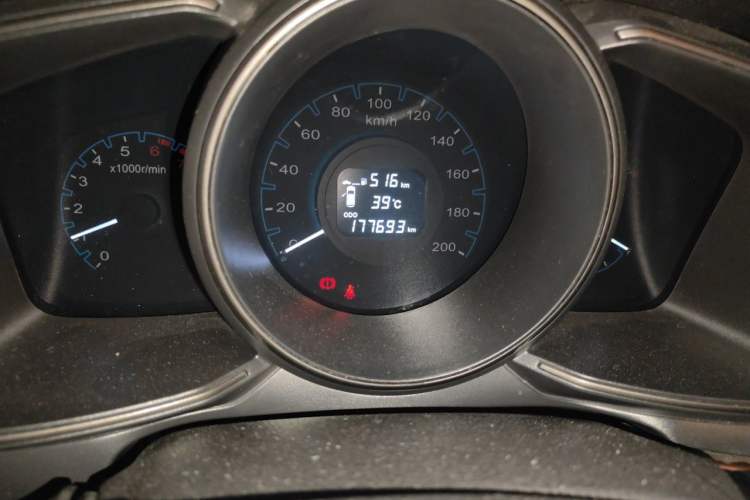 Used CHANGAN OSHAN CX70 2016 1.6L Manual Luxury Model Odometer Close Up