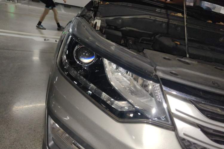 Used CHANGAN OSHAN CX70 2016 1.6L Manual Luxury Model Right Front Headlight