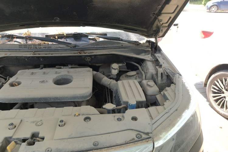 Used CHANGAN OSHAN CX70 2016 1.6L Manual Luxury Model Engine Bay Left