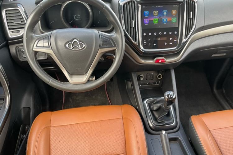 Used CHANGAN OSHAN CX70 2016 1.6L Manual Luxury Model Interior 1