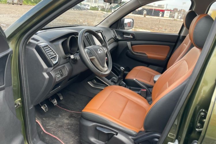 Used CHANGAN OSHAN CX70 2016 1.6L Manual Luxury Model Interior 2