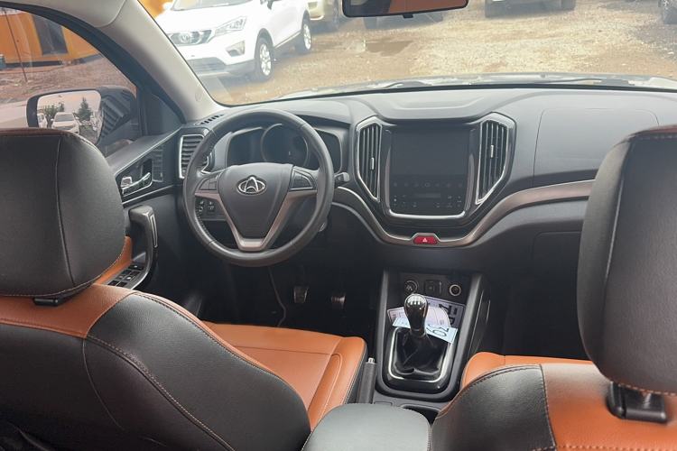 Used CHANGAN OSHAN CX70 2016 1.6L Manual Luxury Model Interior 3