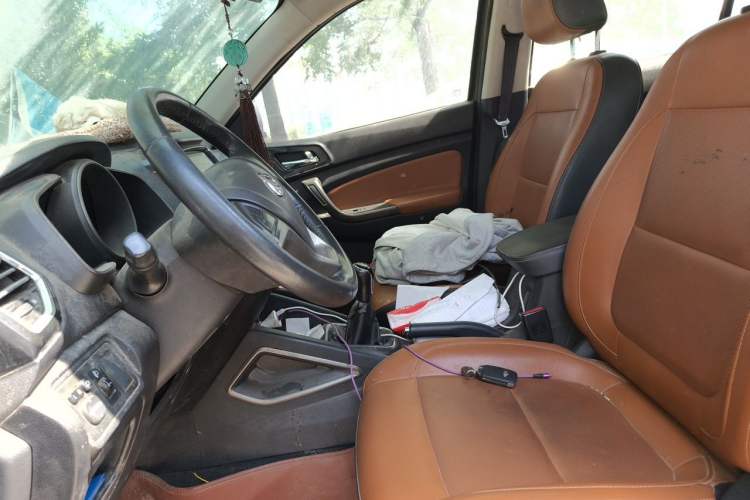 Used CHANGAN OSHAN CX70 2016 1.6L Manual Luxury Model Left Front Seat