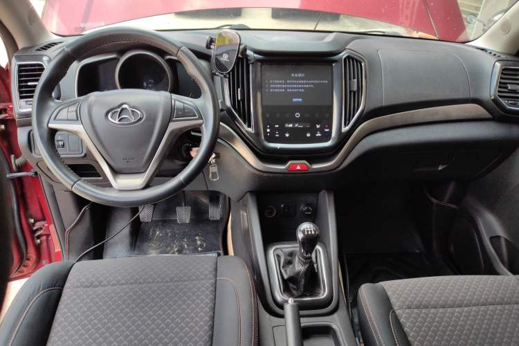 Used CHANGAN OSHAN CX70 2016 1.6L Manual Comfort Model Center Console
