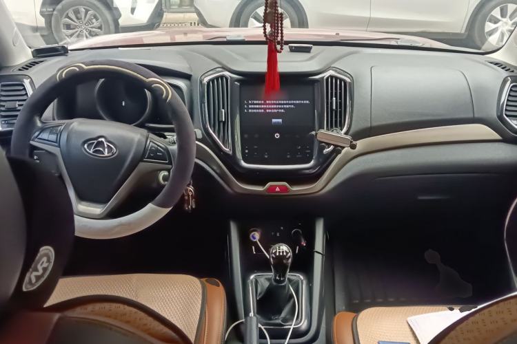 Used CHANGAN OSHAN CX70 2016 1.6L Manual Luxury Model Center Console