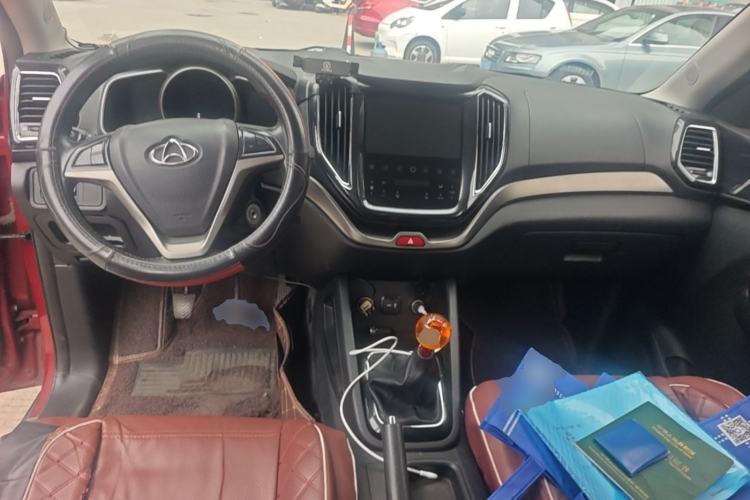 Used CHANGAN OSHAN CX70 2016 1.6L Manual Comfort Model Center Console
