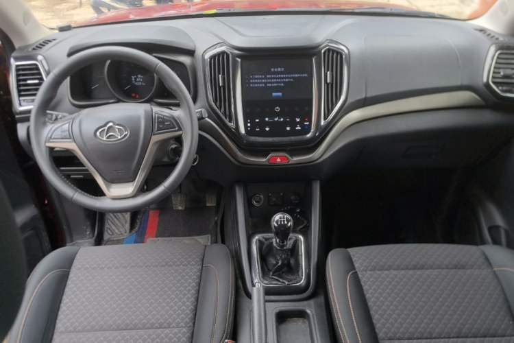 Used CHANGAN OSHAN CX70 2016 1.6L Manual Comfort Model Center Console