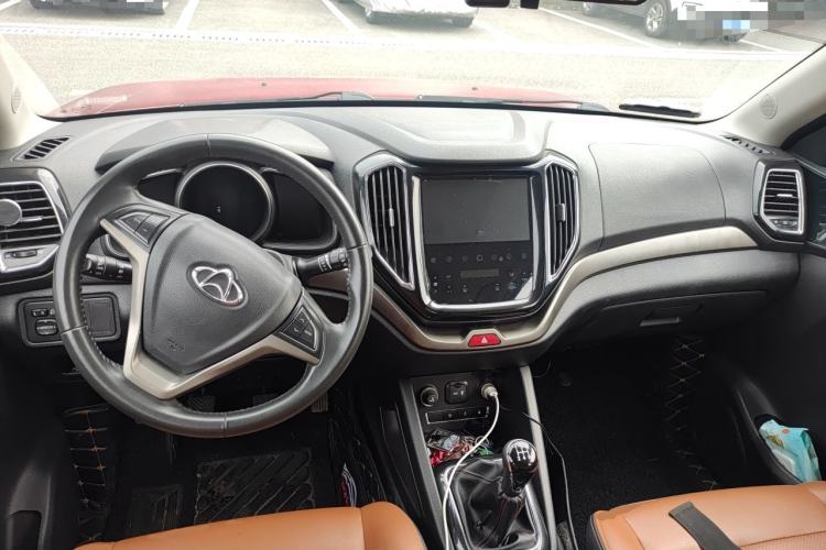 Used CHANGAN OSHAN CX70 2016 1.6L Manual Luxury Model Center Console