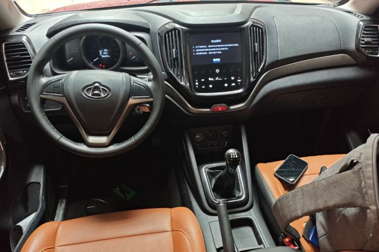 Used CHANGAN OSHAN CX70 2016 1.6L Manual Luxury Model Center Console