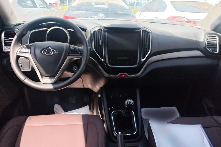 Used CHANGAN OSHAN CX70 2016 1.6L Manual Comfort Model Center Console