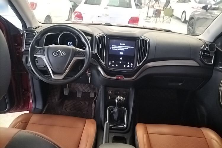 Used CHANGAN OSHAN CX70 2016 1.6L Manual Luxury Model Center Console