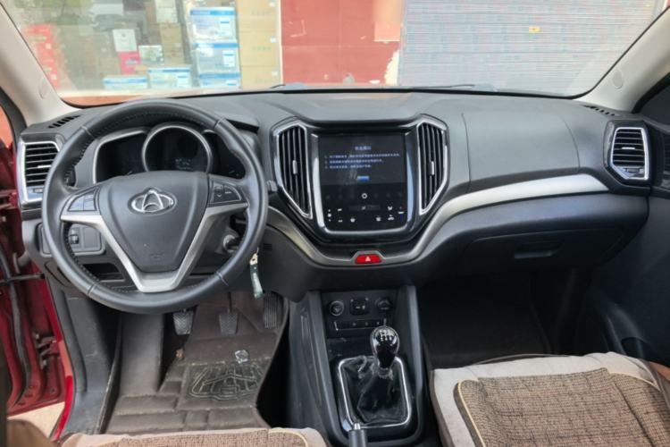 Used CHANGAN OSHAN CX70 2016 1.6L Manual Luxury Model Center Console