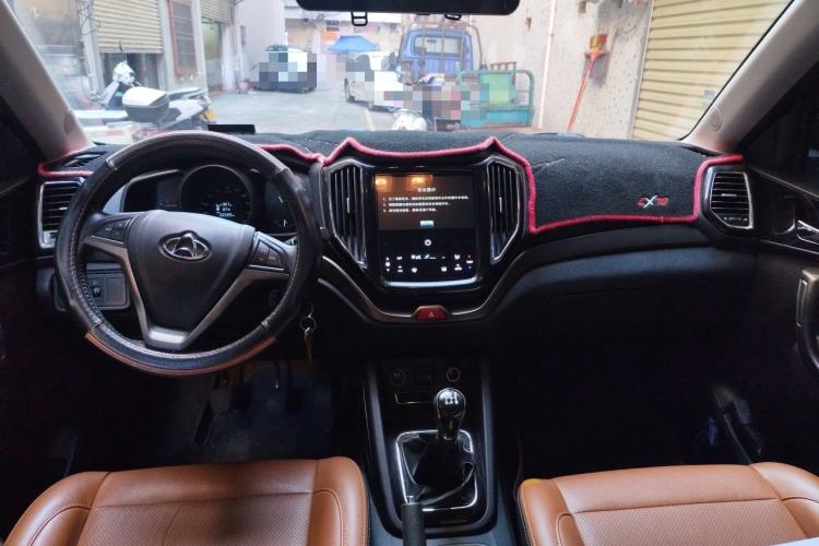 Used CHANGAN OSHAN CX70 2016 1.6L Manual Luxury Model Center Console