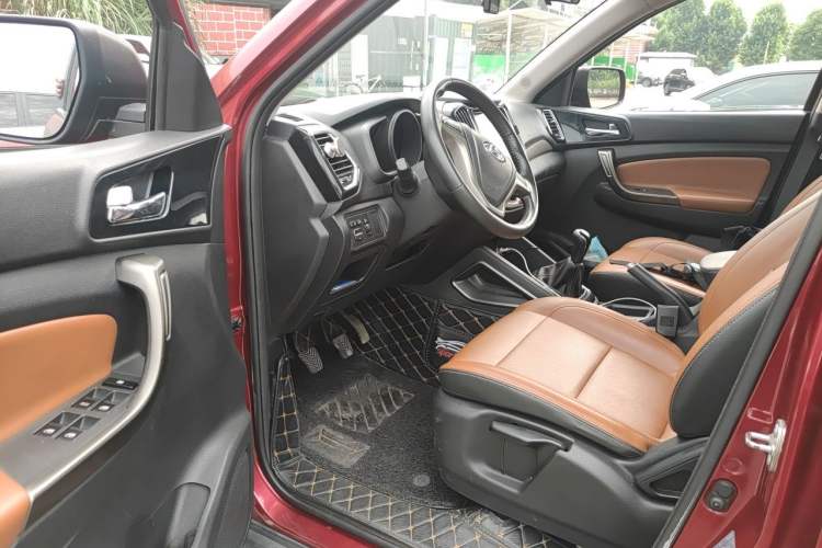 Used CHANGAN OSHAN CX70 2016 1.6L Manual Luxury Model Driver Seat