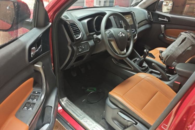 Used CHANGAN OSHAN CX70 2016 1.6L Manual Luxury Model Driver Seat