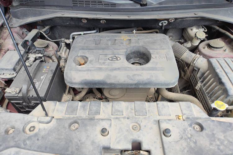Used CHANGAN OSHAN CX70 2016 1.6L Manual Comfort Model Engine Bay