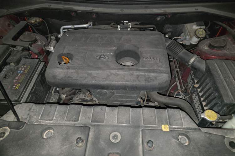 Used CHANGAN OSHAN CX70 2016 1.6L Manual Luxury Model Engine Bay