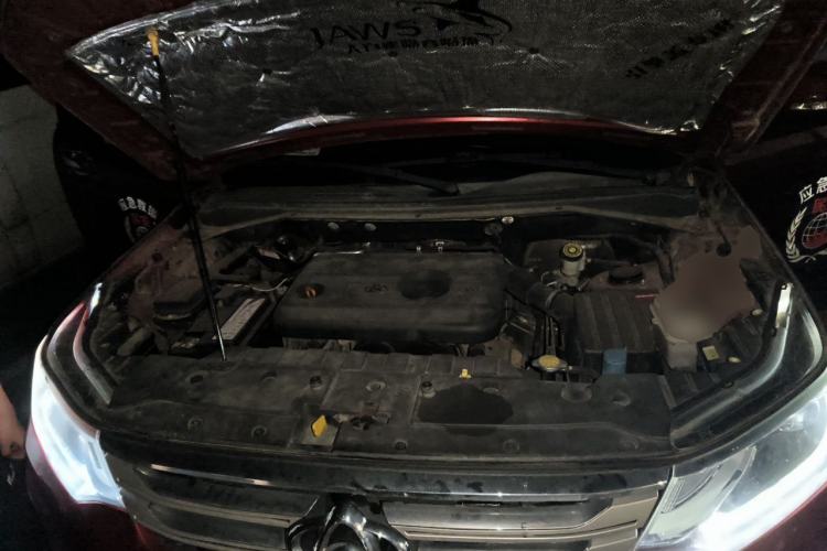 Used CHANGAN OSHAN CX70 2016 1.6L Manual Luxury Model Engine Bay