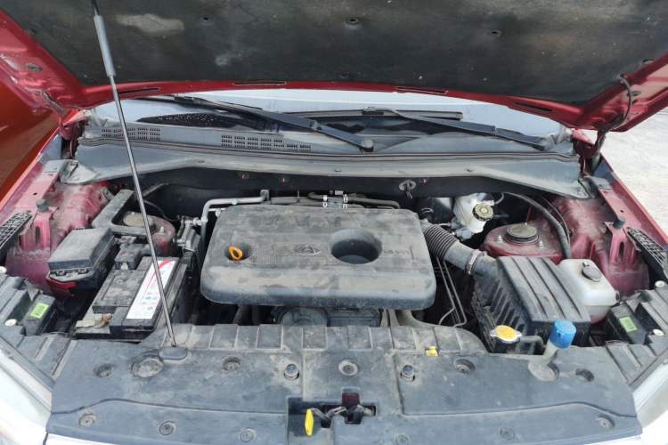 Used CHANGAN OSHAN CX70 2016 1.6L Manual Luxury Model Engine Bay