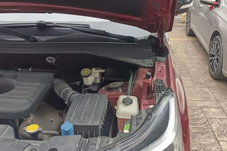 Used CHANGAN OSHAN CX70 2016 1.6L Manual Luxury Model Engine Bay Left