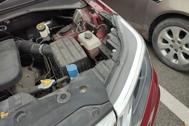 Used CHANGAN OSHAN CX70 2016 1.6L Manual Luxury Model Engine Bay Left