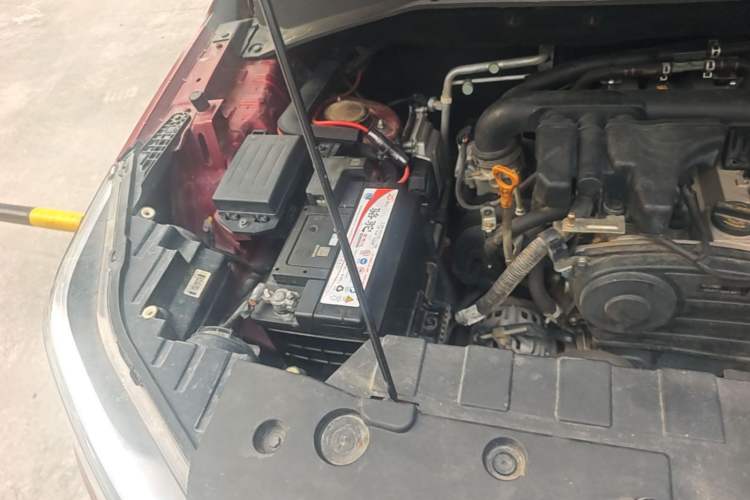 Used CHANGAN OSHAN CX70 2016 1.6L Manual Comfort Model Engine Bay Right