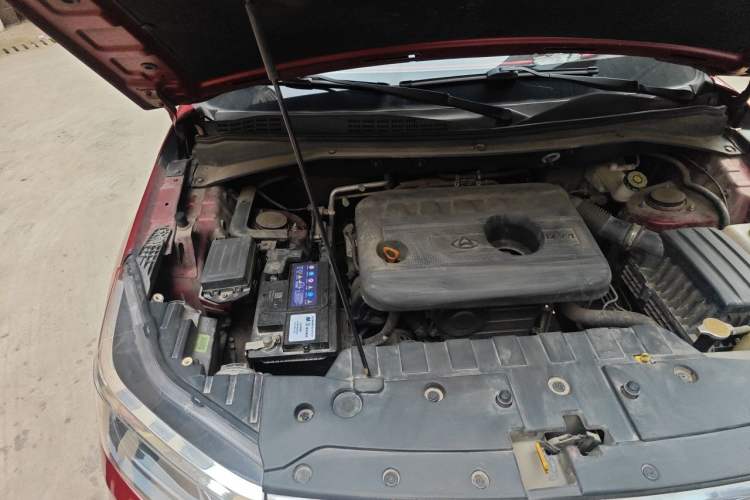 Used CHANGAN OSHAN CX70 2016 1.6L Manual Luxury Model Engine Bay Right