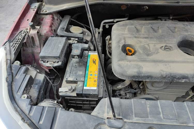 Used CHANGAN OSHAN CX70 2016 1.6L Manual Comfort Model Engine Bay Right