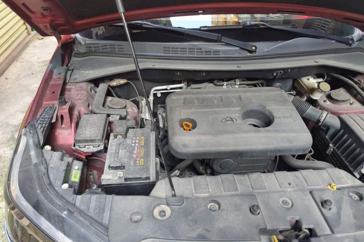 Used CHANGAN OSHAN CX70 2016 1.6L Manual Luxury Model Engine Bay Right