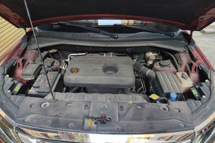 Used CHANGAN OSHAN CX70 2016 1.6L Manual Luxury Model Engine Bay