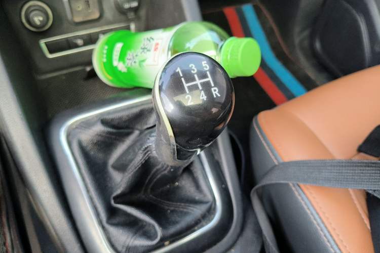 Used CHANGAN OSHAN CX70 2016 1.6L Manual Smart Connect Version Gear Lever