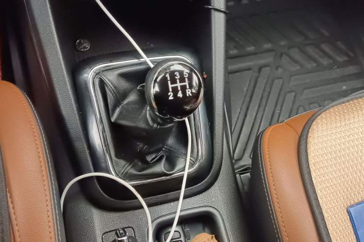 Used CHANGAN OSHAN CX70 2016 1.6L Manual Luxury Model Gear Lever