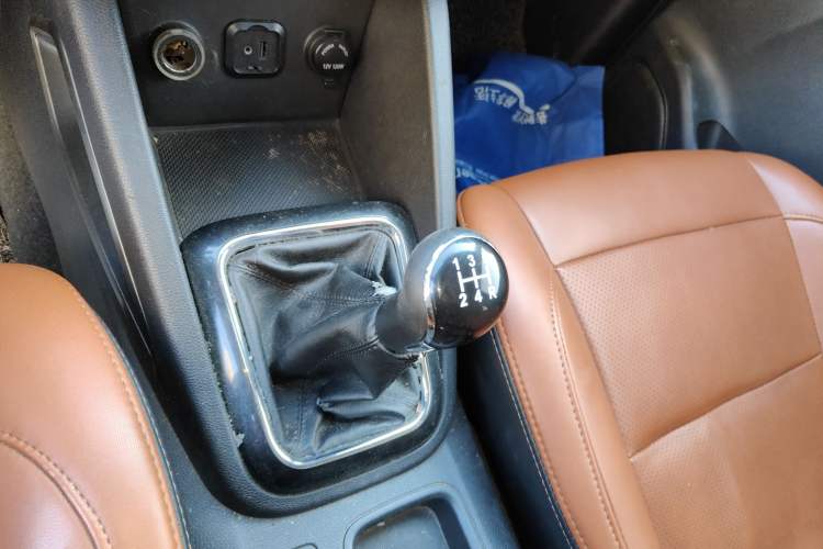 Used CHANGAN OSHAN CX70 2016 1.6L Manual Comfort Model Gear Lever