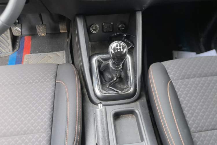 Used CHANGAN OSHAN CX70 2016 1.6L Manual Comfort Model Gear Lever