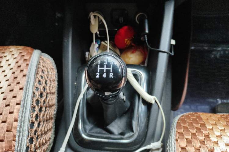 Used CHANGAN OSHAN CX70 2016 1.6L Manual Luxury Model Gear Lever