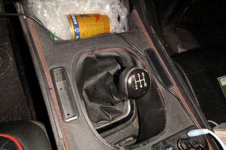 Used CHANGAN OSHAN CX70 2016 1.6L Manual Luxury Model Gear Lever