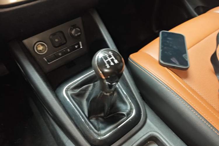 Used CHANGAN OSHAN CX70 2016 1.6L Manual Luxury Model Gear Lever