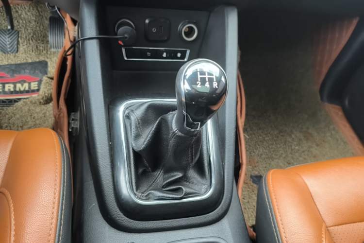 Used CHANGAN OSHAN CX70 2016 1.6L Manual Smart Connect Version Gear Lever